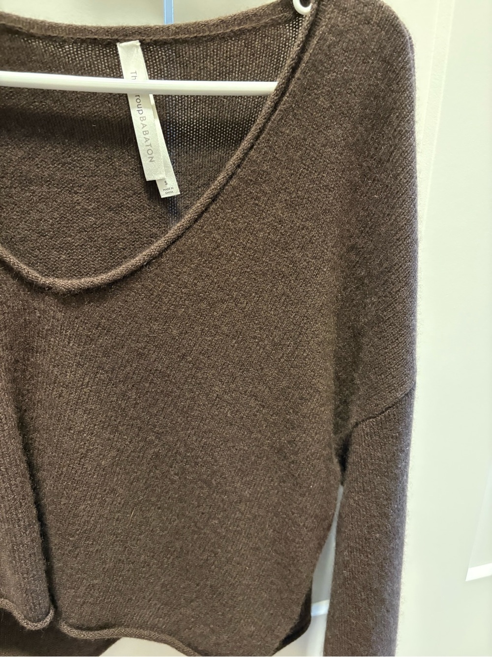 The Group by Babaton LUXE CASHMERE V-NECK SWEATER - Picture 7 of 10